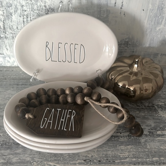 Rae Dunn  Set of 4 appetizer plates FEAST,GOBBLE, BLESSED & THANKFUL - Picture 5 of 8